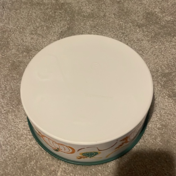 Tupperware fall storage container - Picture 4 of 8